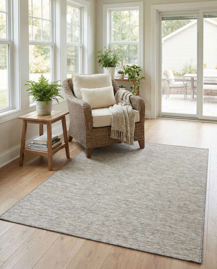 4' 2 x 6' Easy-Clean Solid Indoor / Outdoor Rug