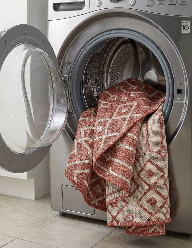 Detail image of 4' x 4'  Washable Trellis Indoor / Outdoor Round Rug