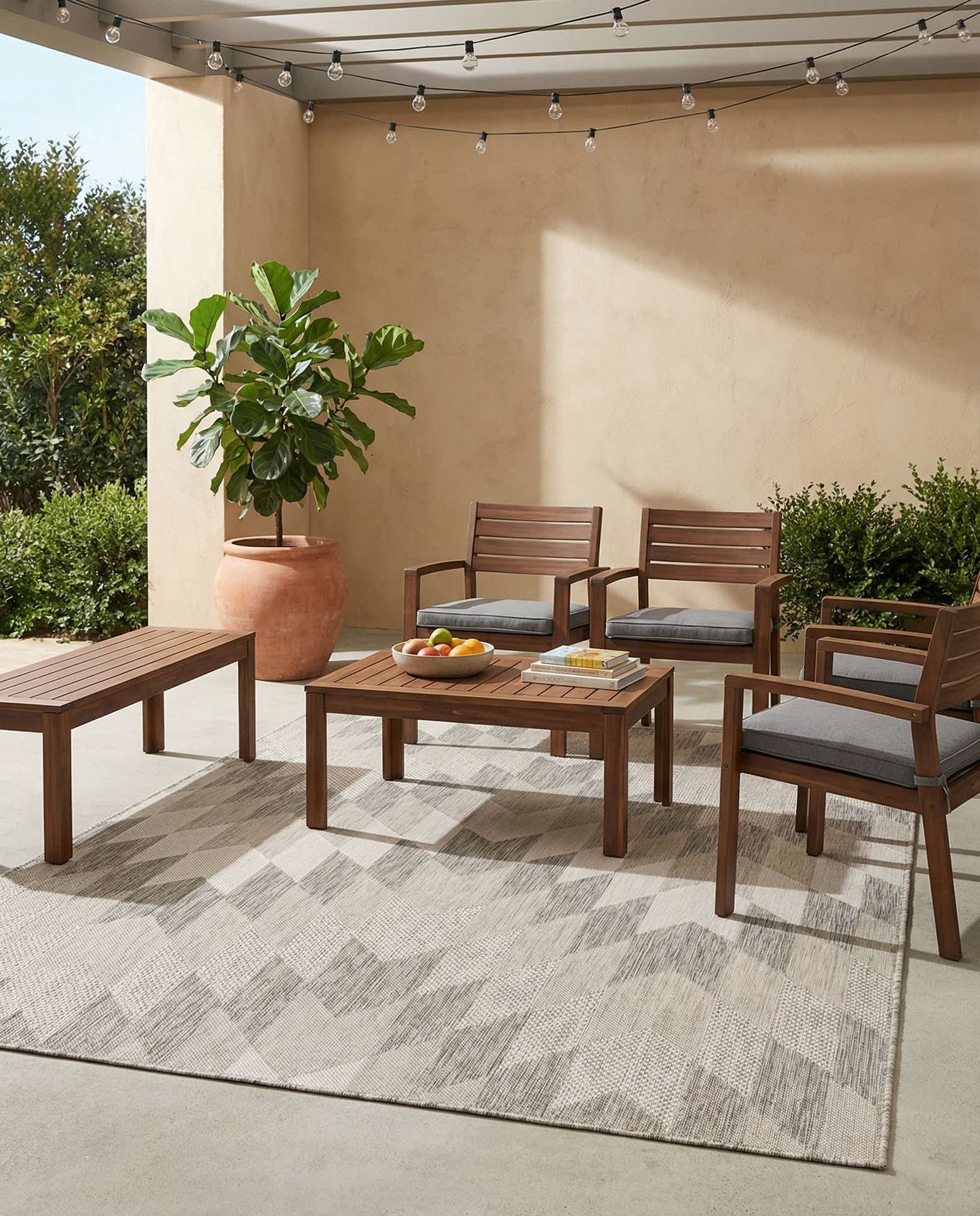 5' 3 x 7' Easy-Clean Modern Indoor / Outdoor Rug