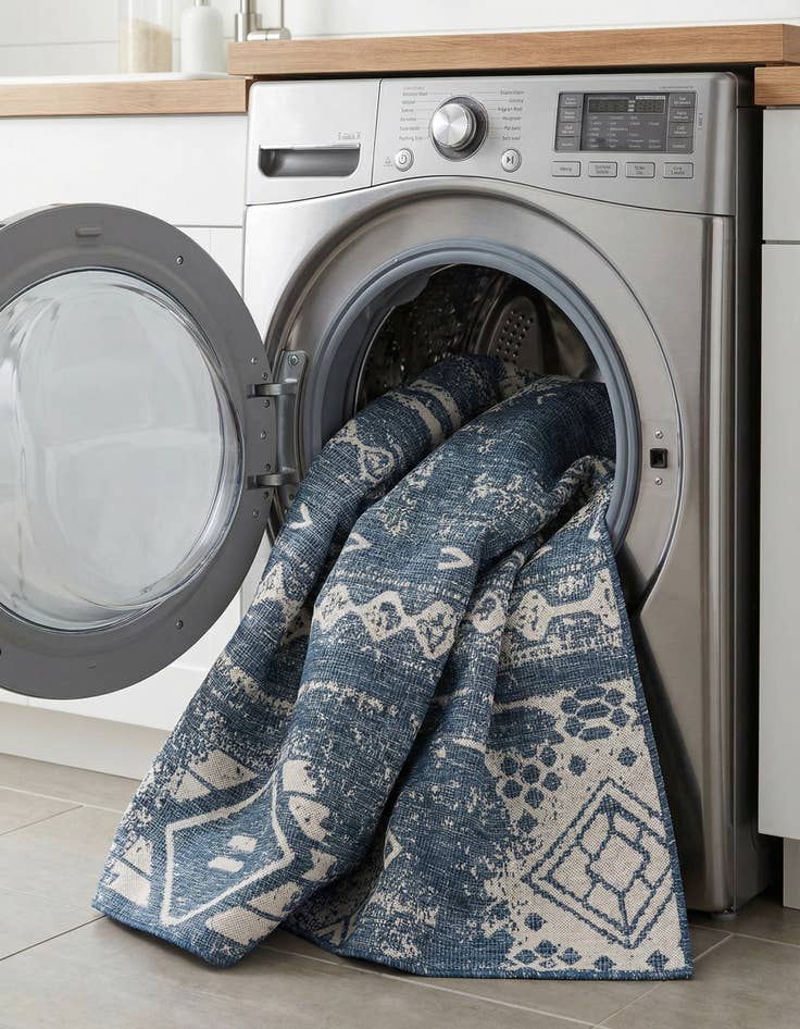 Detail image of 7' x 7'  Washable Bohemian Indoor / Outdoor Square Rug