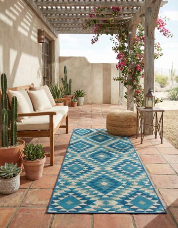 2' 7 x 5' 3 Easy-Clean Southwestern Indoor / Outdoor Runner Rug