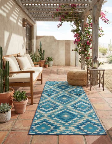 2' 7 x 5' 3 Easy-Clean Southwestern Indoor / Outdoor Runner Rug