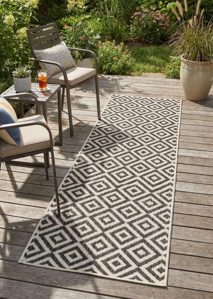 2' x 5' 3 Easy-Clean Jill Zarin Costa Rica Indoor / Outdoor Runner Rug