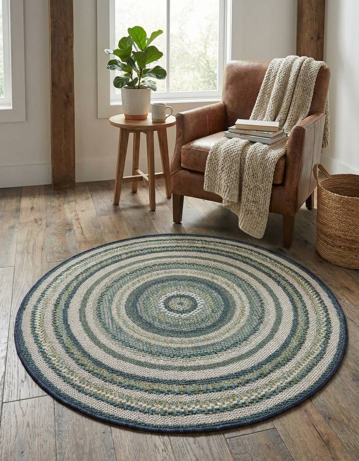 Detail image of 3' 3 x 3' 3  Washable Baja Indoor / Outdoor Round Rug