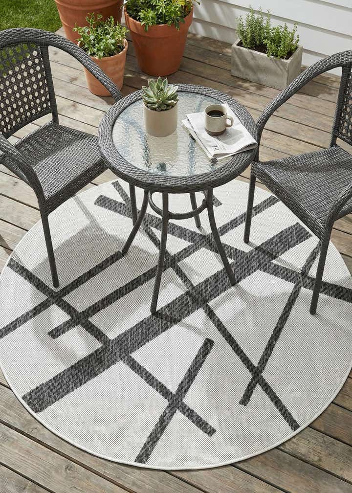 4' x 4' Easy-Clean Modern Indoor / Outdoor Round Rug