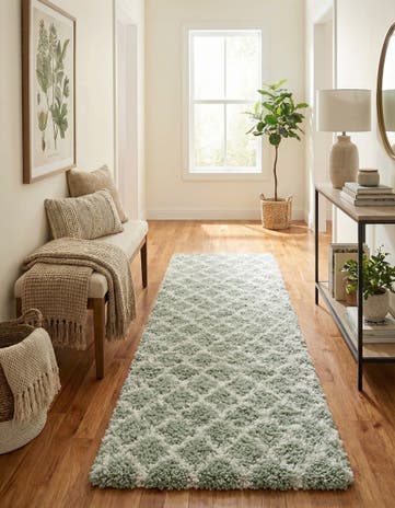 2' 7 x 10' Moroccan Shag Runner Rug