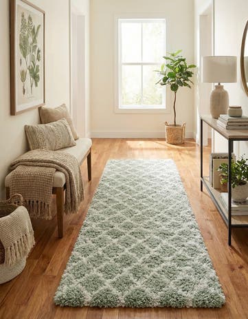 2' 7 x 10' Moroccan Shag Runner Rug