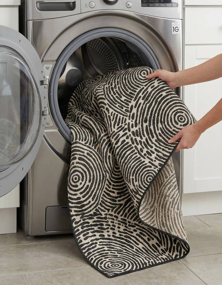 Detail image of  5' 3 x 8'  Washable Modern Indoor / Outdoor Rug