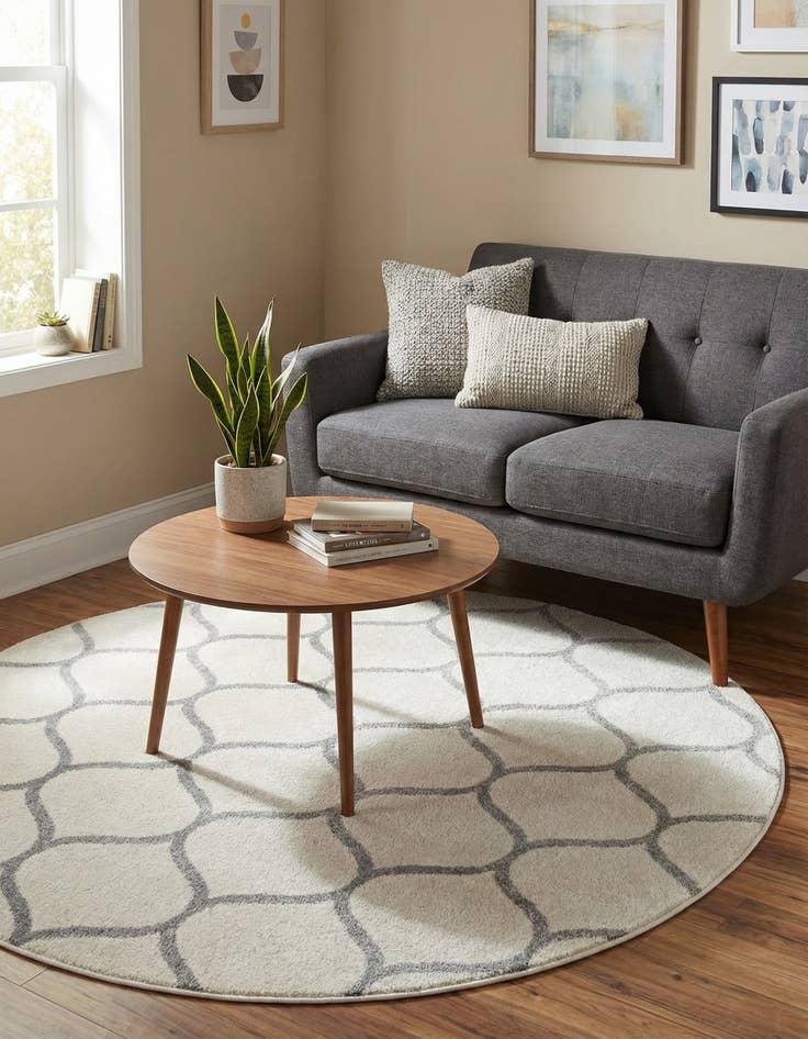 Detail image of  4' x 4' Lattice Frieze Round Rug