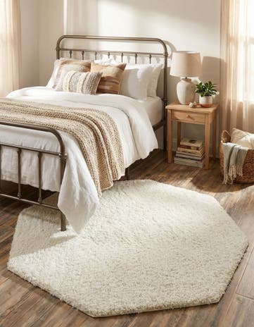 Snow White Solid Shag Octagon Rug