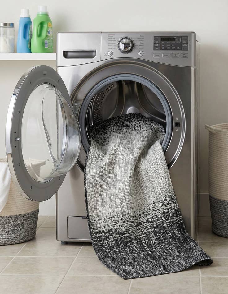 Detail image of 2' x 6'  Washable Modern Indoor / Outdoor Runner Rug