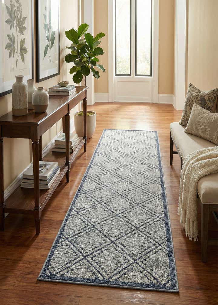 2' 7 x 12' Easy-Clean Trellis Indoor / Outdoor Runner Rug
