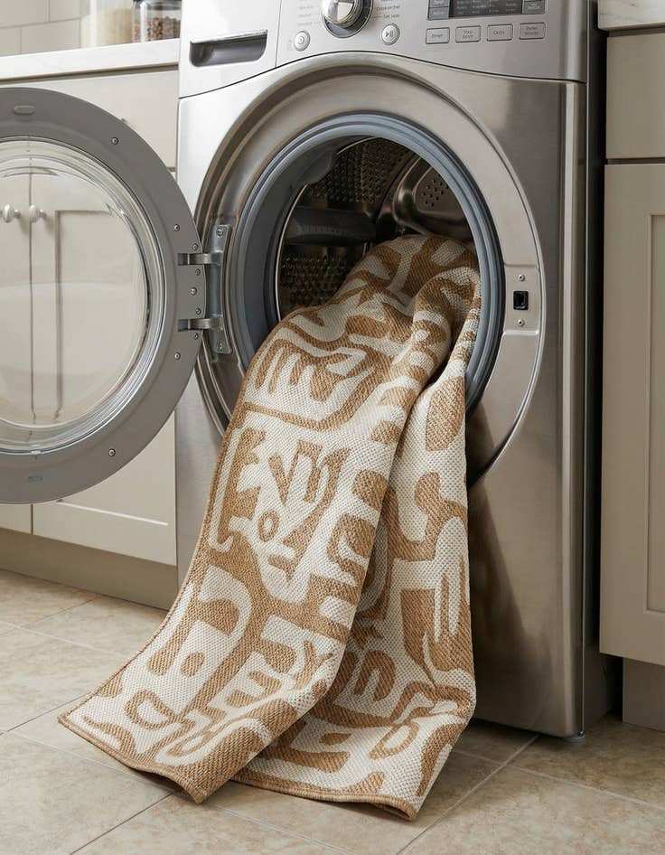 Detail image of  6' x 9'  Washable Modern Indoor / Outdoor Rug