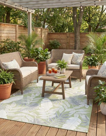 5' 2 x 8' Easy-Clean Botanical Indoor / Outdoor Rug