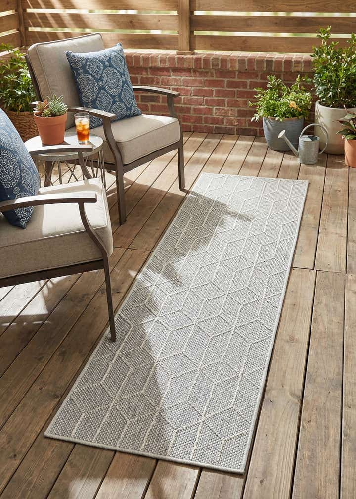 2' x 6' 1 Easy-Clean Trellis Indoor / Outdoor Runner Rug