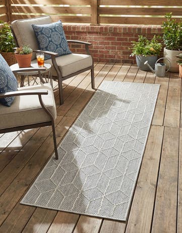 2' x 6' 1 Easy-Clean Lattice Indoor / Outdoor Runner Rug