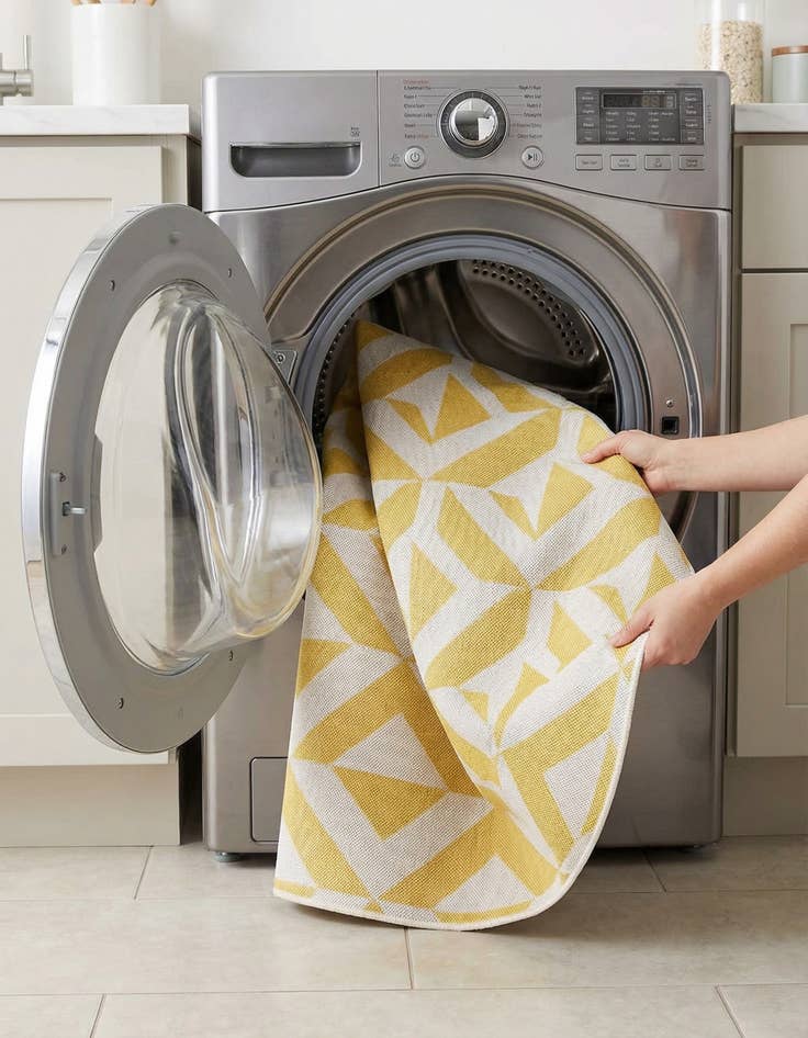 Detail image of 6' 7 x 6' 7  Washable Jill Zarin Napa Indoor / Outdoor Round Rug