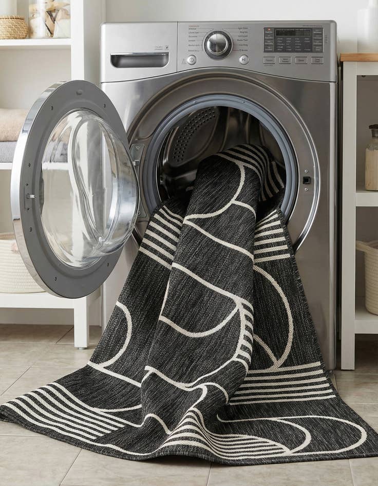 Detail image of  4' x 6'  Washable Modern Indoor / Outdoor Rug