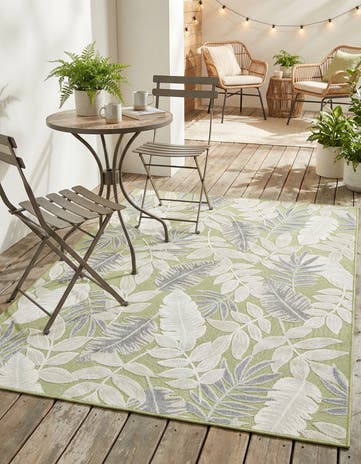 4' 5 x 6' Easy-Clean Botanical Indoor / Outdoor Rug