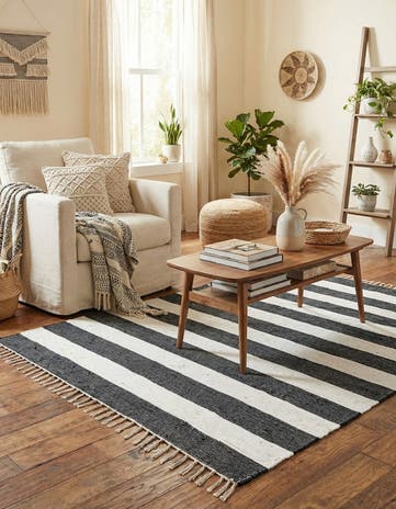 6' 1 x 9' Hand Woven Chindi Rag Rug