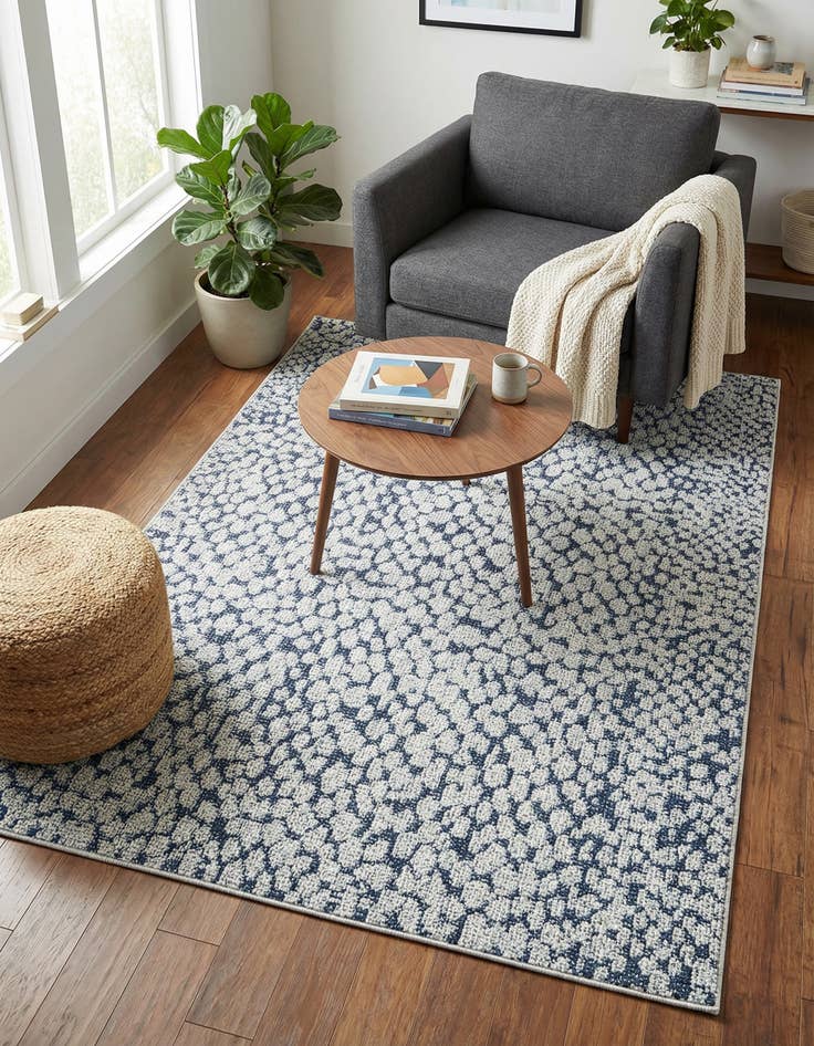 Detail image of 4' 1 x 6' 1 Easy-Clean Safari Indoor / Outdoor Rug