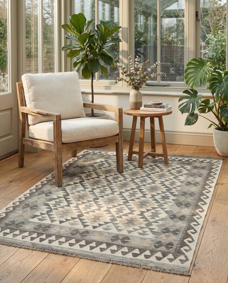 Detail image of 4' 10 x 6' 6 Hand Woven Kilim Maymana Wool Rug