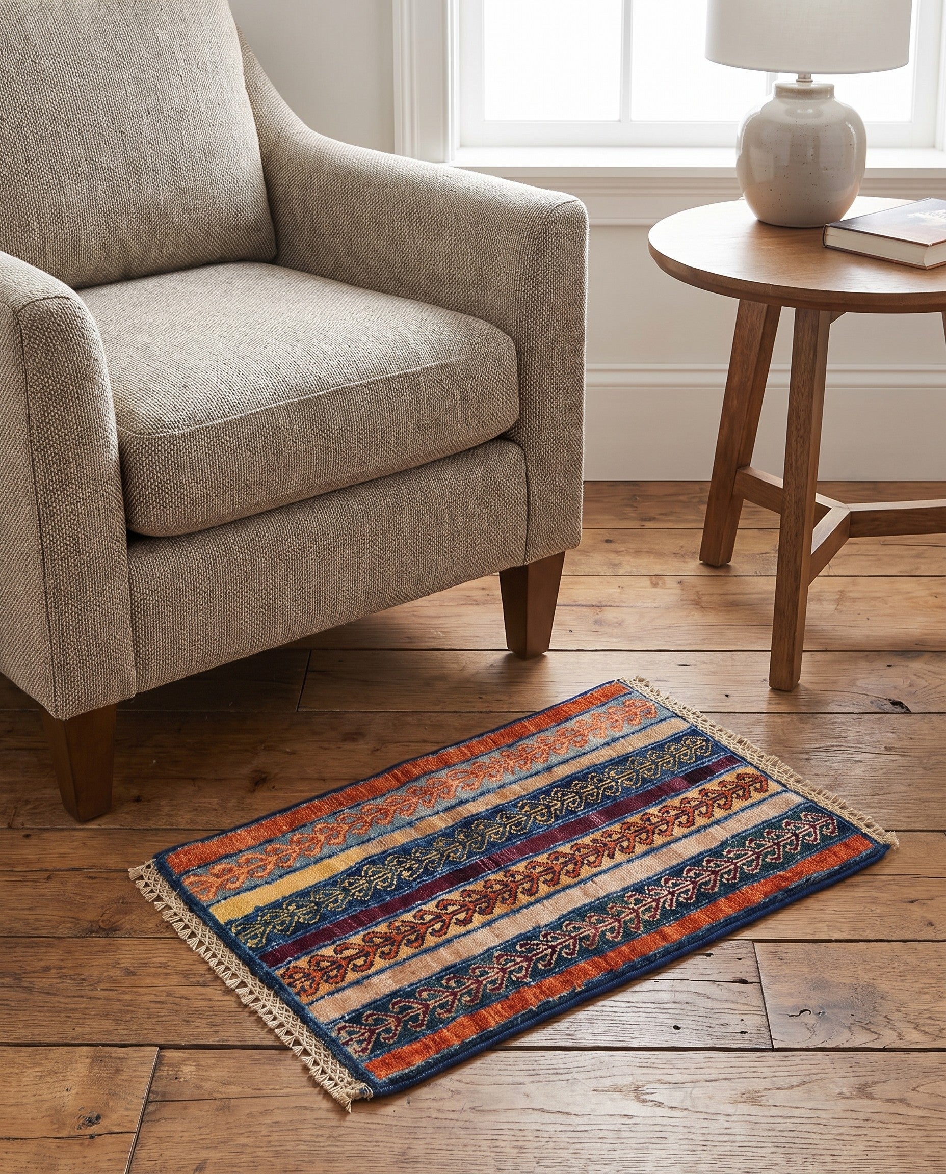 1' 4 x 2' Hand Knotted Ziegler Rug