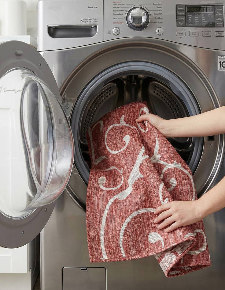 Detail image of 6' x 9'  Washable Botanical Indoor / Outdoor Rug