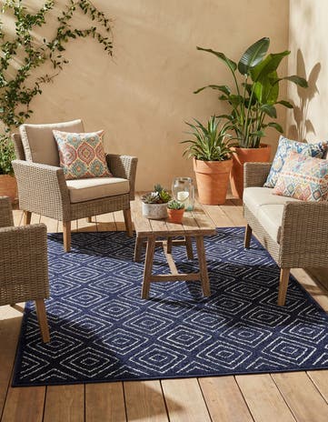 4' x 6' Easy-Clean Sabrina Soto Indoor / Outdoor Rug