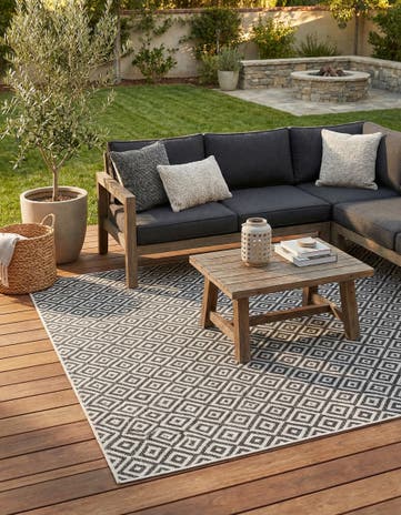 7' x 10' Easy-Clean Jill Zarin Costa Rica Indoor / Outdoor Rug