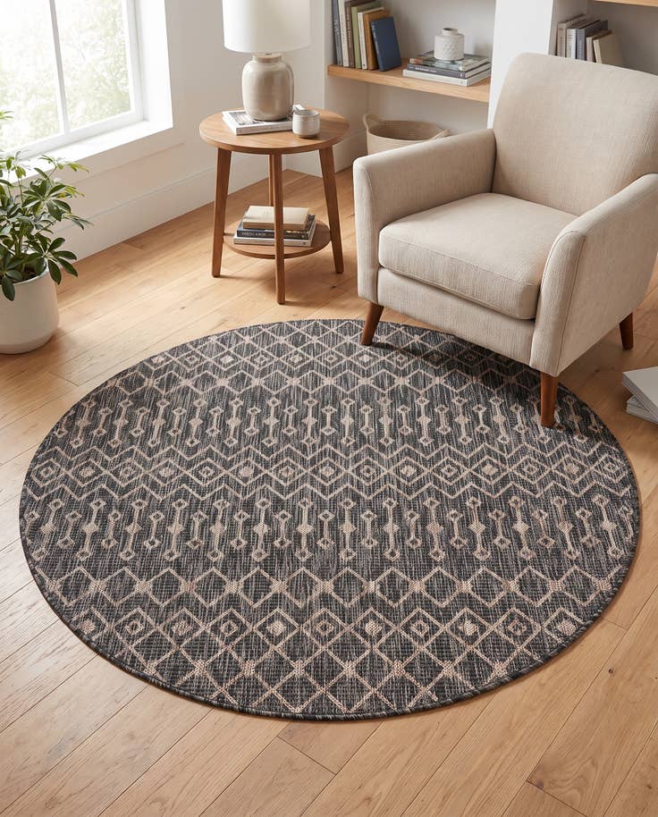 Detail image of 5' 3 x 5' 3 Easy-Clean Trellis Indoor / Outdoor Round Rug
