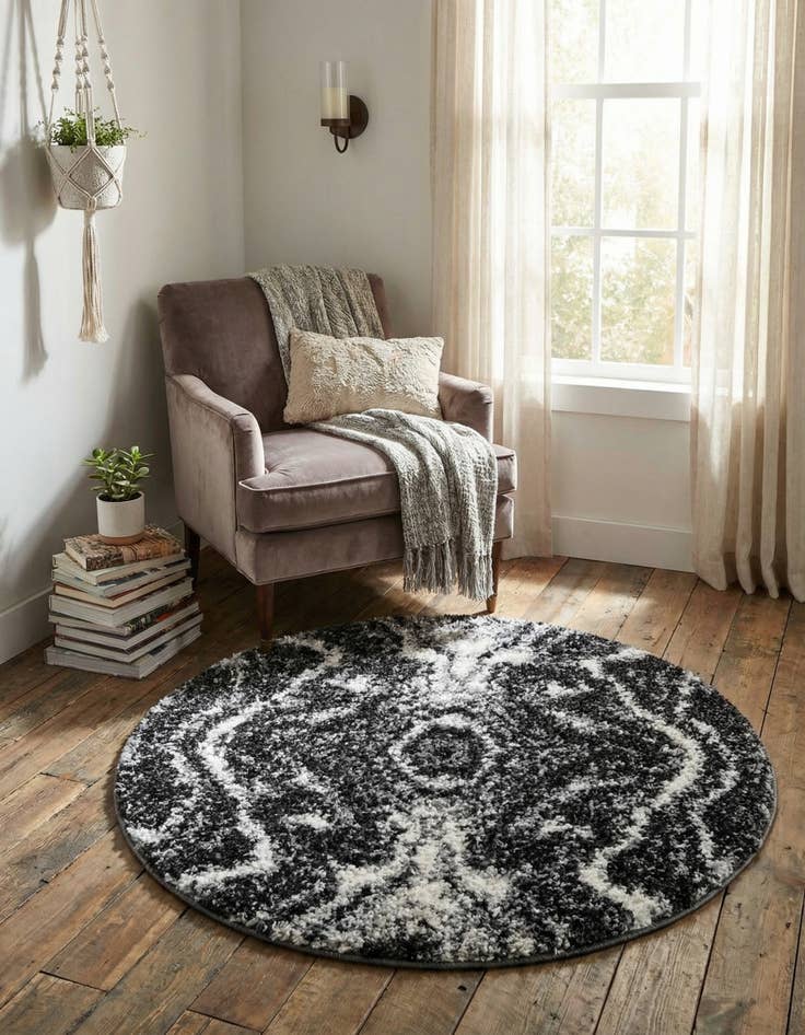 Detail image of  3' 3 x 3' 3 Athena Shag Round Rug