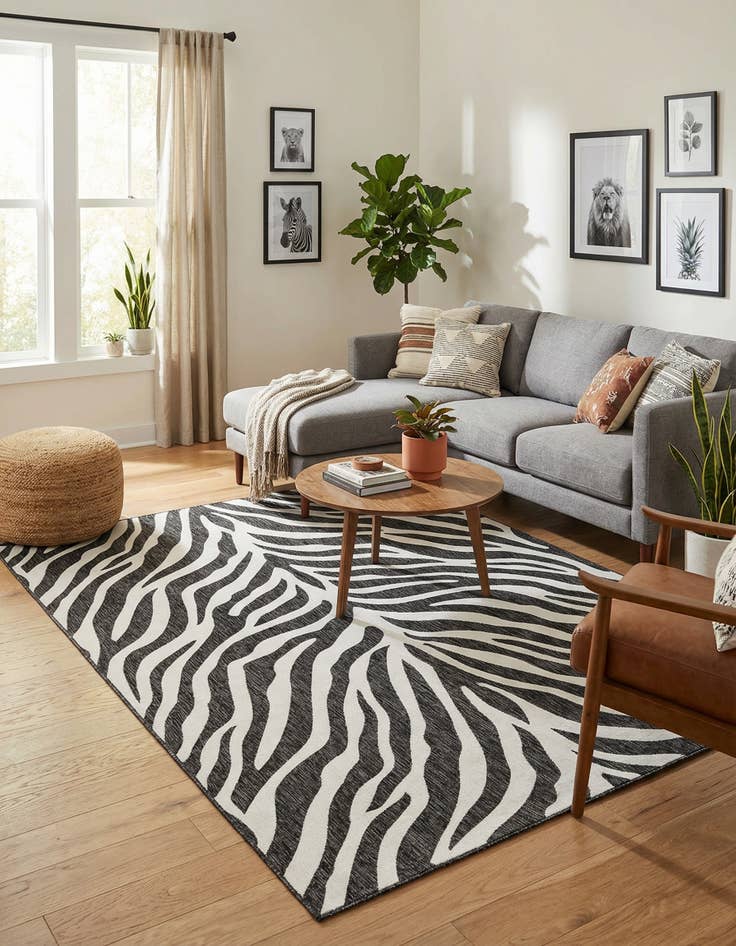 Detail image of 7' 10 x 11'  Washable Safari Indoor / Outdoor Rug