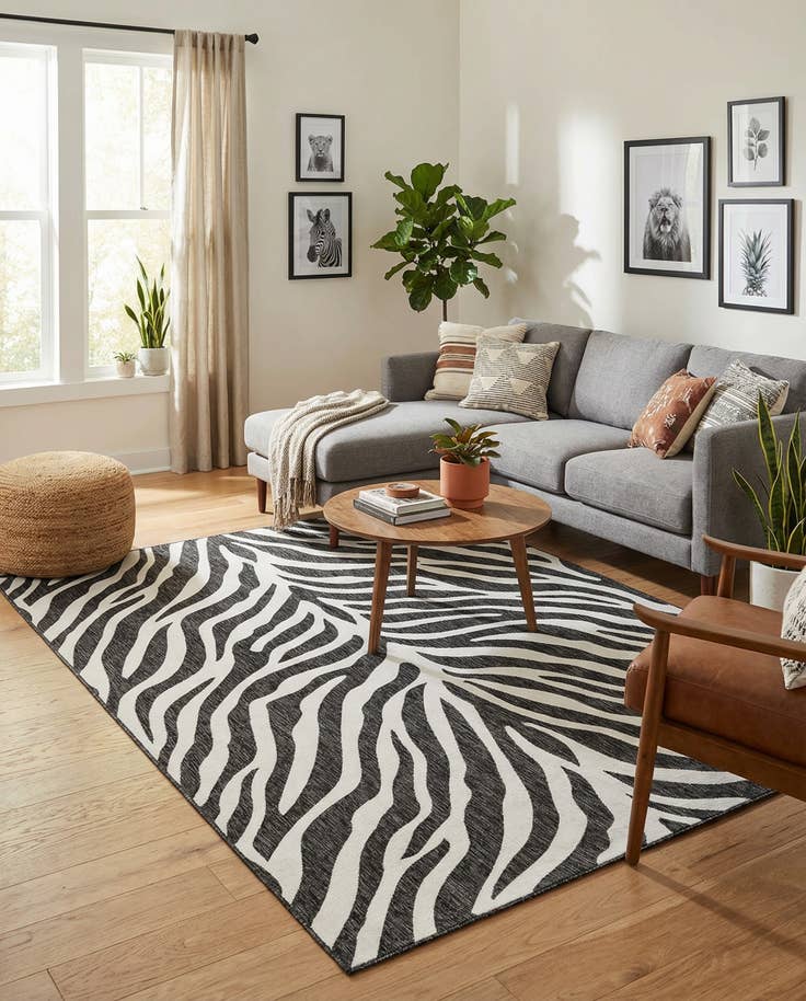 Detail image of 7' 10 x 11' Easy-Clean Safari Indoor / Outdoor Rug