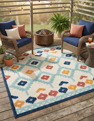 7' 10 x 7' 10 Easy-Clean Belize Indoor / Outdoor Square Rug