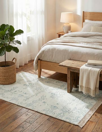 2' 7 x 4' 8 Hand Knotted Darya Wool Rug