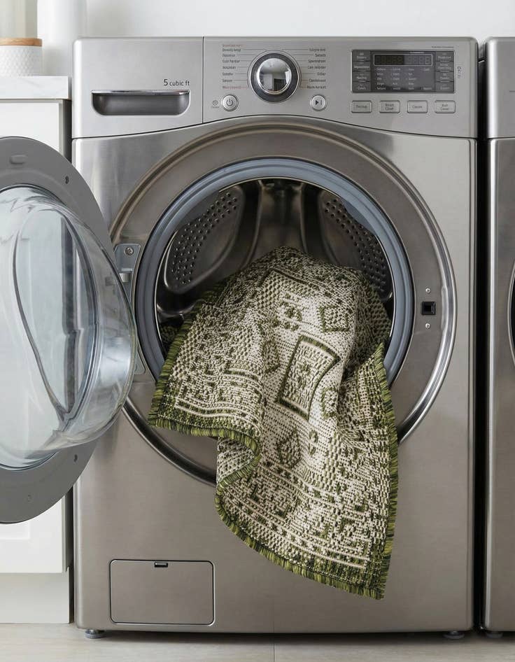 Detail image of 1' 4 x 1' 4  Washable Aztec Indoor / Outdoor Sample Rug