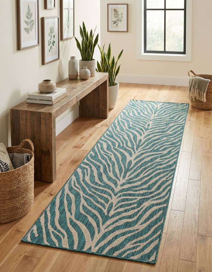 Detail image of 2' 7 x 10' Easy-Clean Safari Indoor / Outdoor Runner Rug