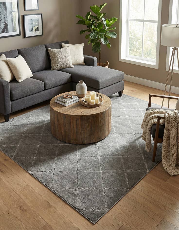 Detail image of  7' 10 x 7' 10 Vogue Geo Square Rug