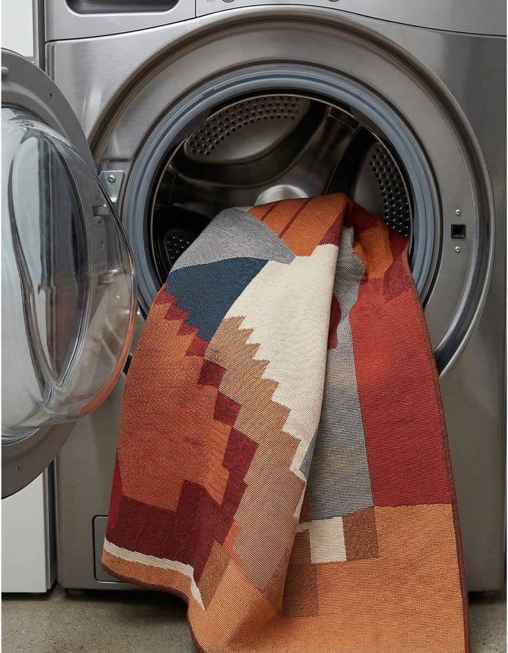 Detail image of  4' x 6'  Washable Modern Indoor / Outdoor Rug