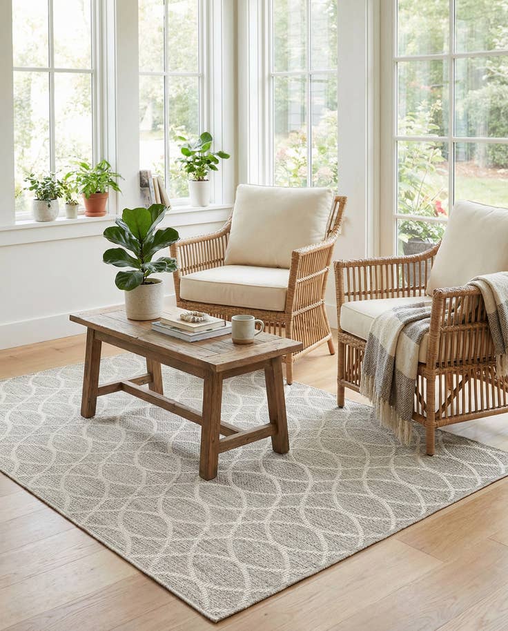 Detail image of 4' x 6' Easy-Clean Trellis Indoor / Outdoor Rug