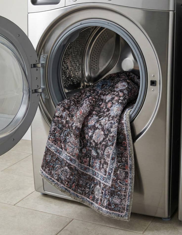 Detail image of 2' x 3' Yara Rug