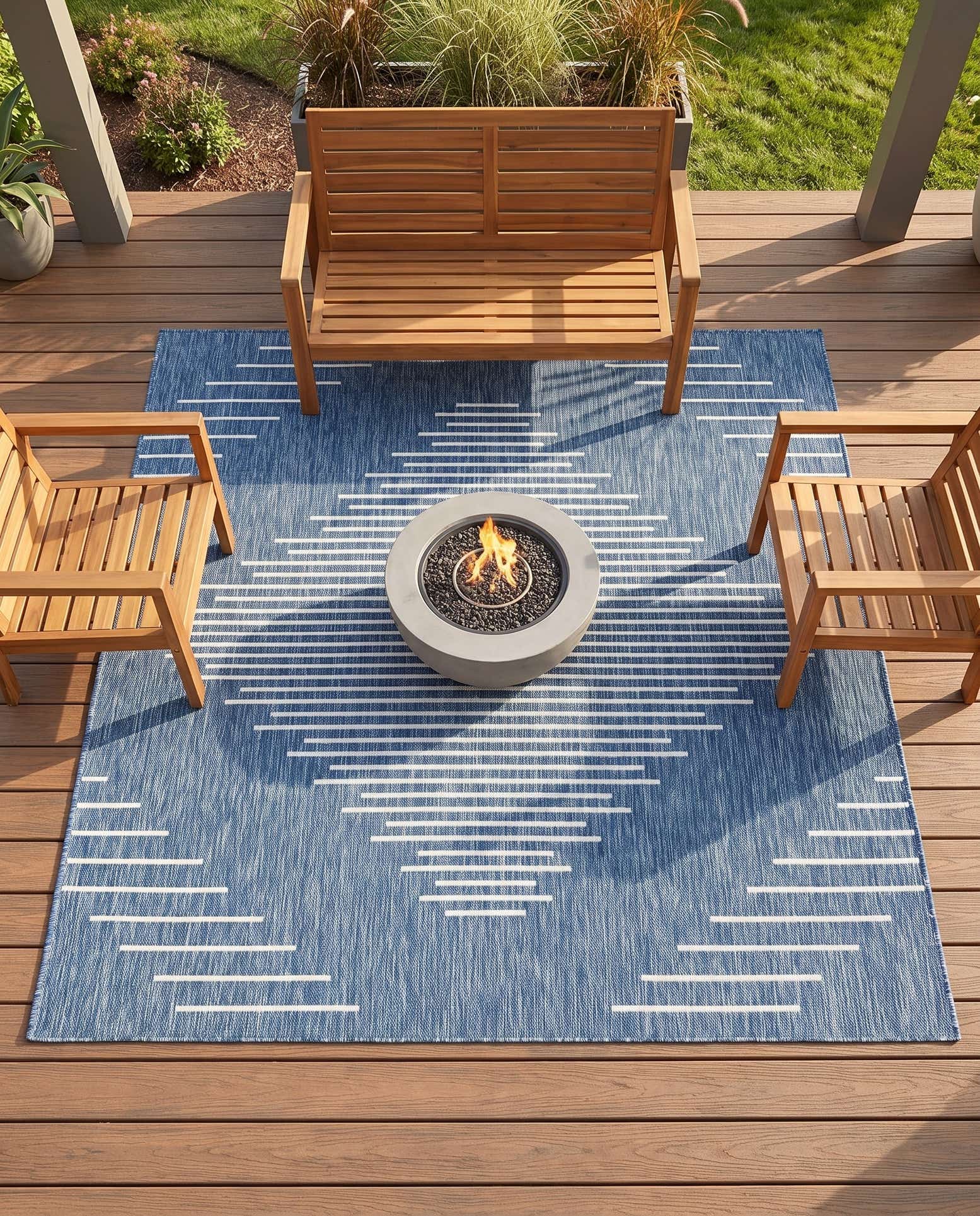7' x 7' Easy-Clean Modern Indoor / Outdoor Square Rug