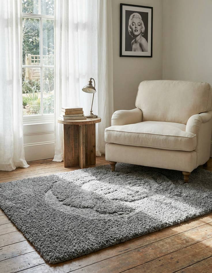 Detail image of  5' x 8' Marilyn Monroe™ Shag Rug