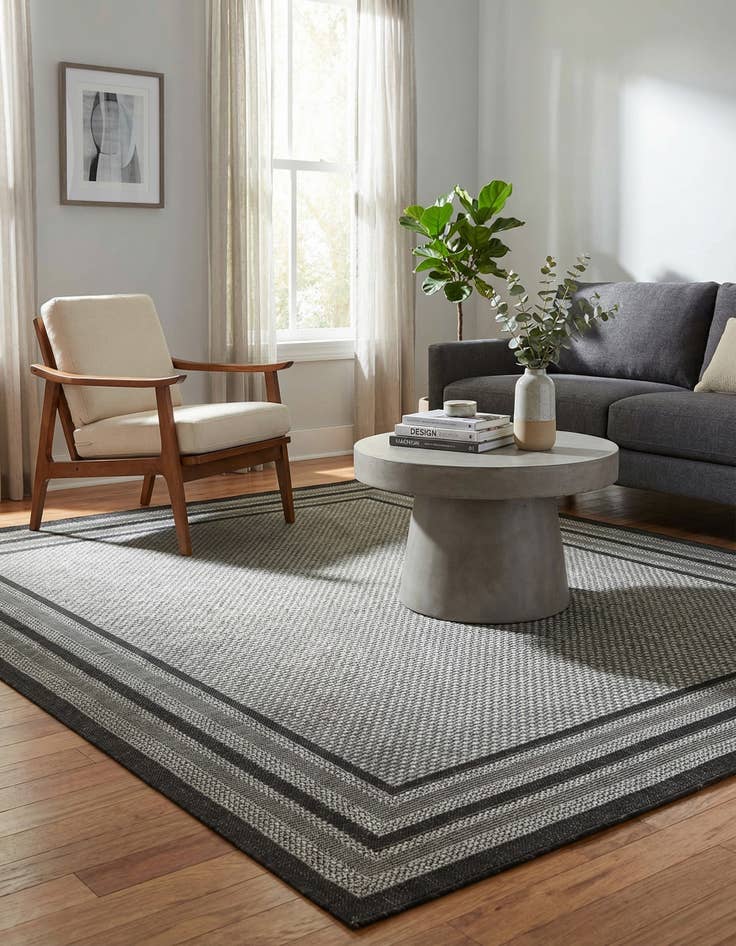 Detail image of 6' x 9'  Washable Border Indoor / Outdoor Rug