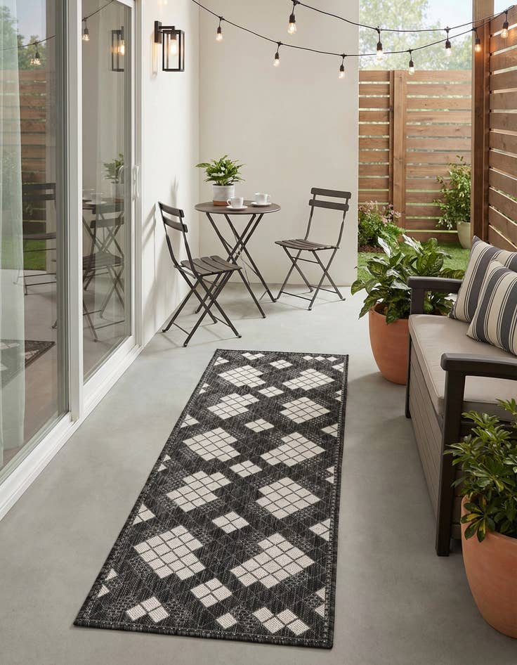 Detail image of 2' x 6'  Washable Modern Indoor / Outdoor Runner Rug