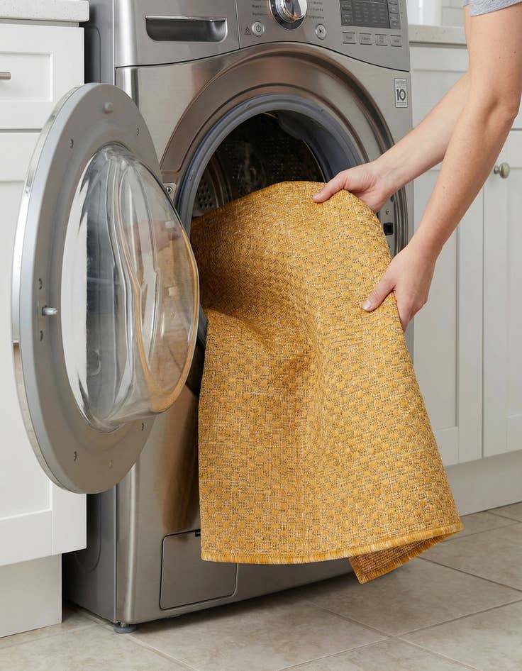 Detail image of 2' x 3'  Washable Solid Indoor / Outdoor Rug