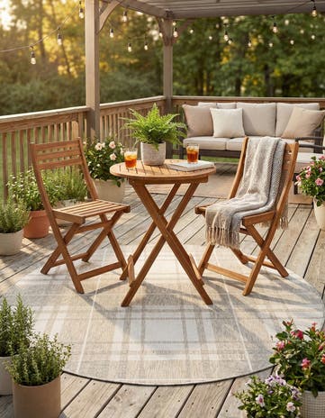 6' x 6' Easy-Clean Checkered Indoor / Outdoor Round Rug