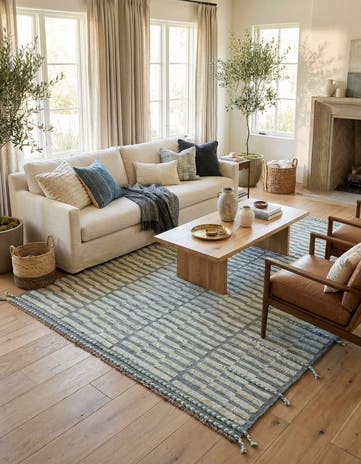 5' 9 x 8' 2 Hand Knotted Moroccan Wool Rug