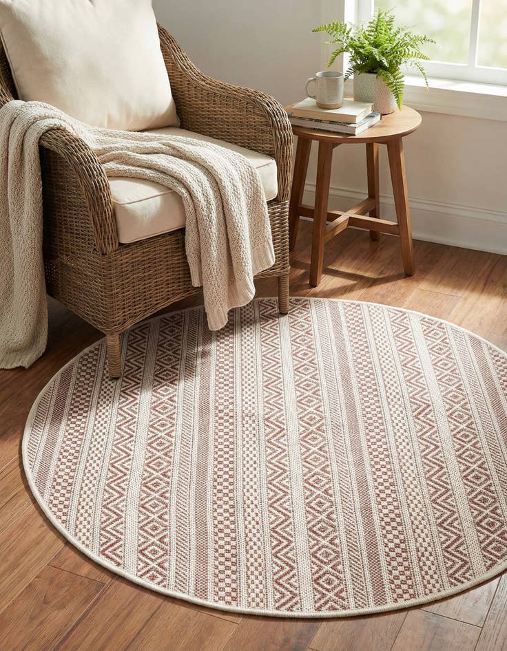 Detail image of 3' x 3'  Washable Striped Indoor / Outdoor Round Rug